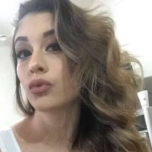 Meet your Posher, Daniella